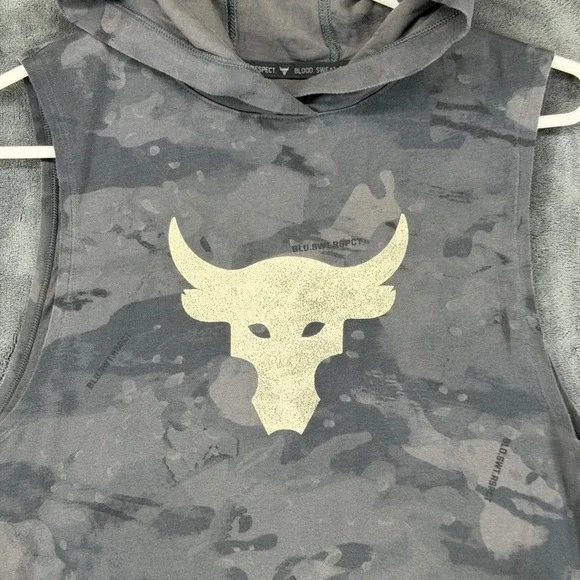 Under Armour Project Rock Womens Small Gray Camo Brahma Bull Sleeveless Hoodie - Picture 3 of 10